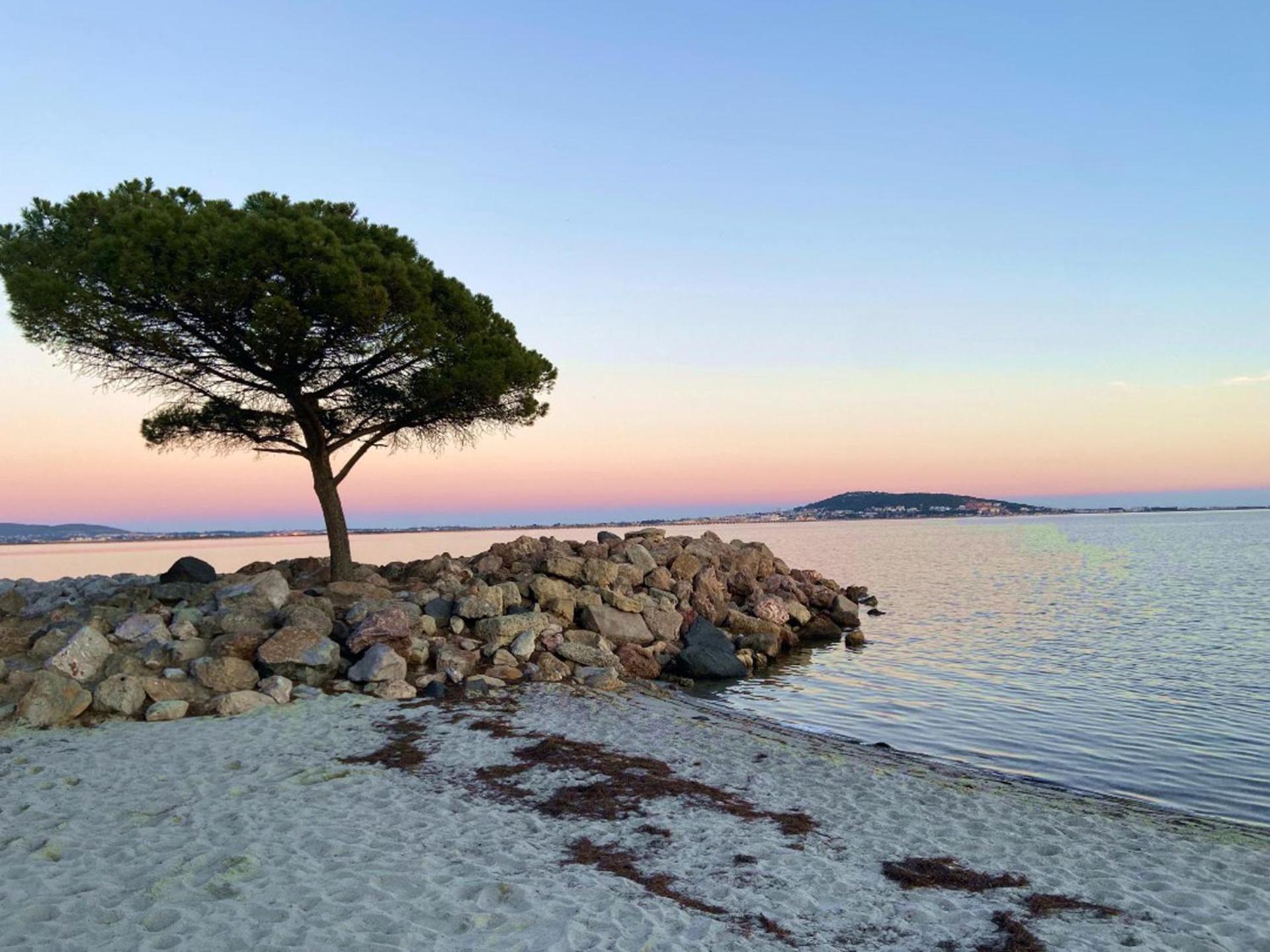 Romantic Maison De Pecheur Sparkling Sea Views Meze Bagian luar foto